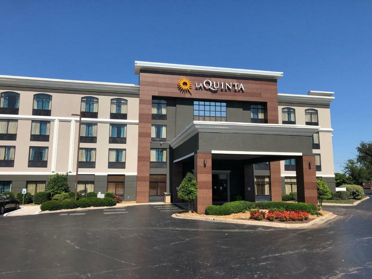 La Quinta By Wyndham Hotel
